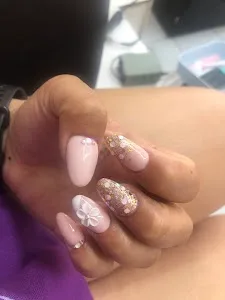 Colombia Nails