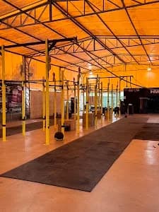 Centro de entrenamiento Aker Fit