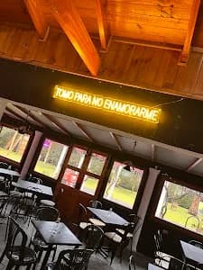 BISTRO LOUNGE